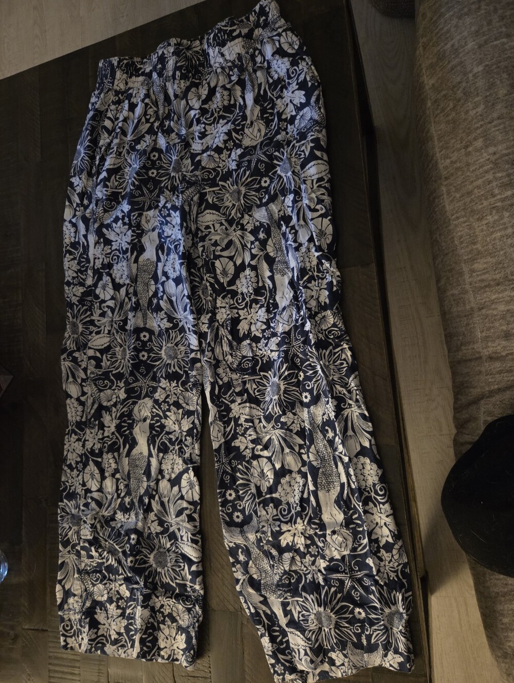 C&C California Blue & White Mermaid / Nautical Floral Print Wide-Leg Pants, S